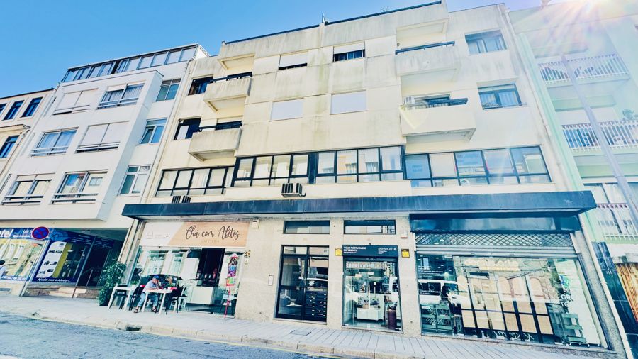 A rua e o edifício