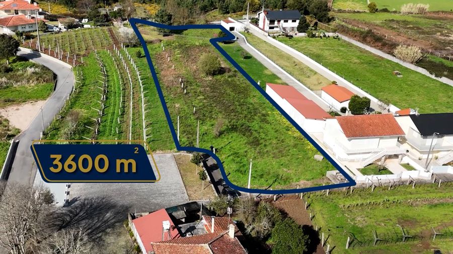 Terreno 1: limites aproximados dos 3600 m²