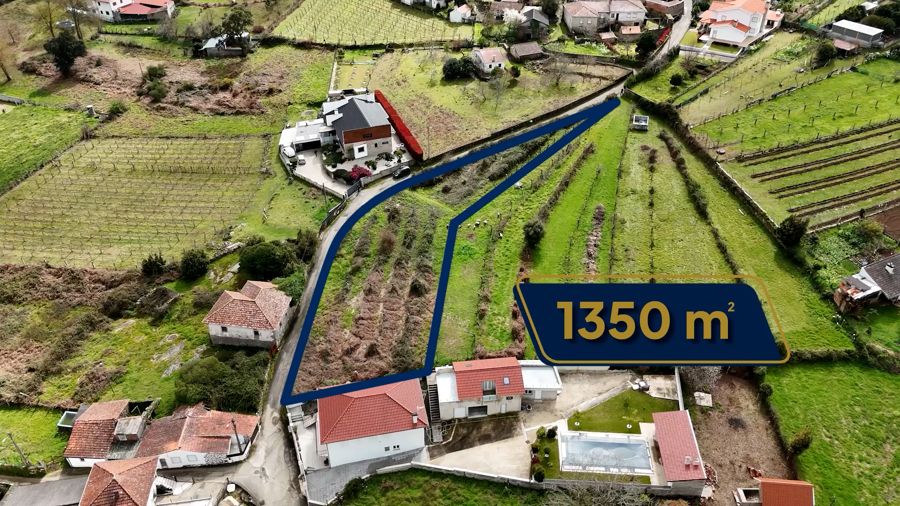 Terreno 2: limites aproximados dos 1350 m²